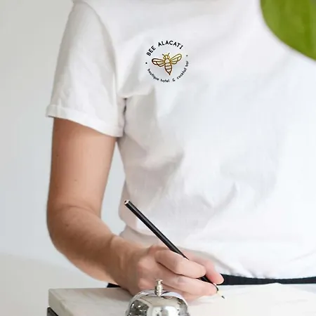 Bee Alacati Çeşme