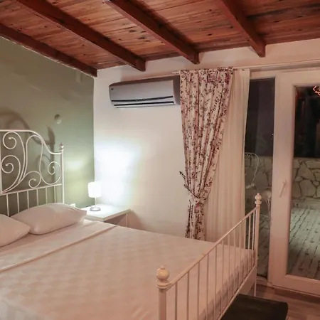 Bee Alacati Hotel
